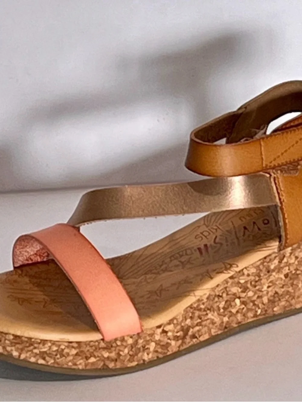 Blowfish Malibu Kids Loverli-K Tan Pearl Gold Wedge Sandals EUC Size 4